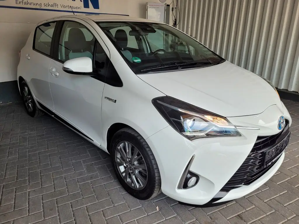 Photo 1 : Toyota Yaris 2017 Hybrid