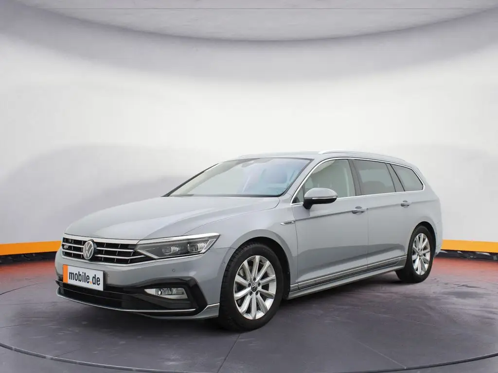 Photo 1 : Volkswagen Passat 2023 Petrol