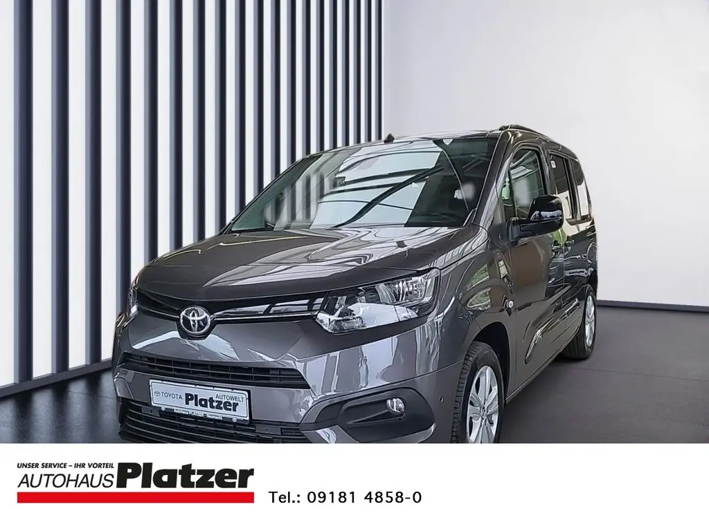 Photo 1 : Toyota Proace 2024 Petrol