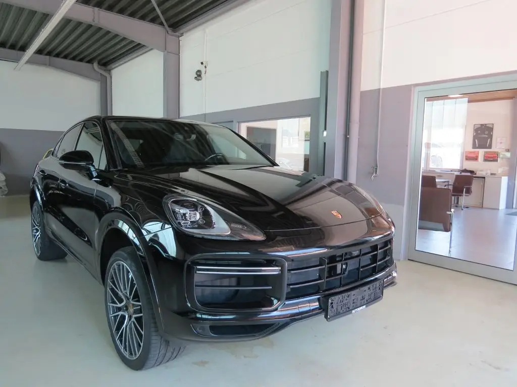 Photo 1 : Porsche Cayenne 2020 Petrol