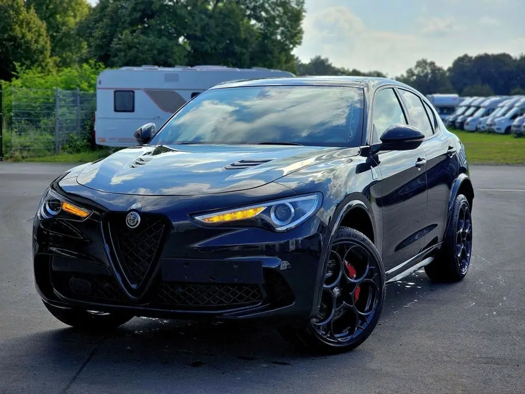 Photo 1 : Alfa Romeo Stelvio 2023 Essence