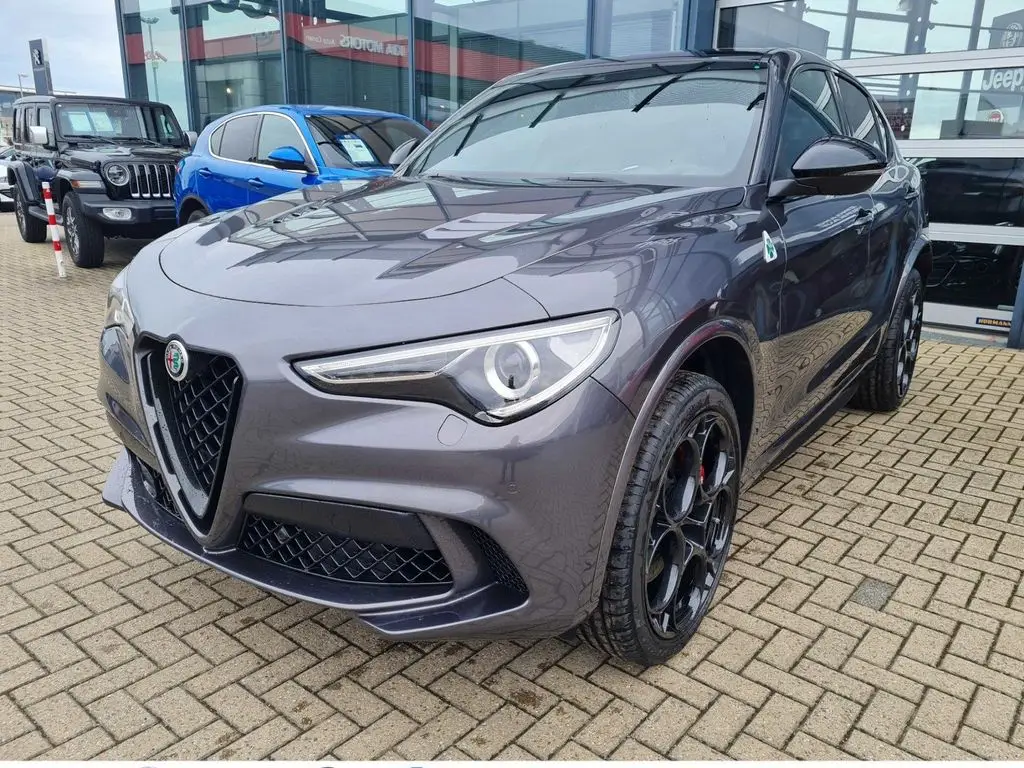 Photo 1 : Alfa Romeo Stelvio 2023 Essence