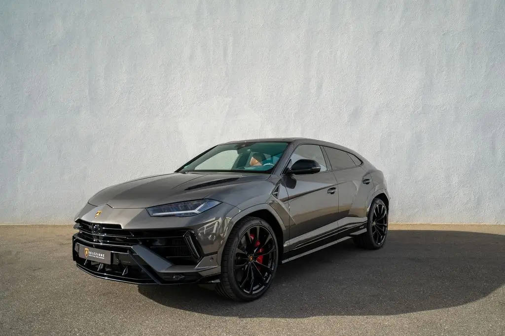 Photo 1 : Lamborghini Urus 2023 Essence