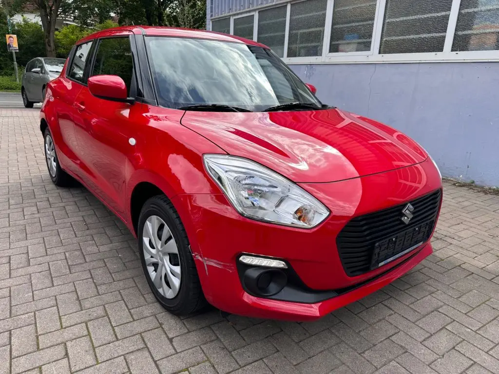 Photo 1 : Suzuki Swift 2018 Essence