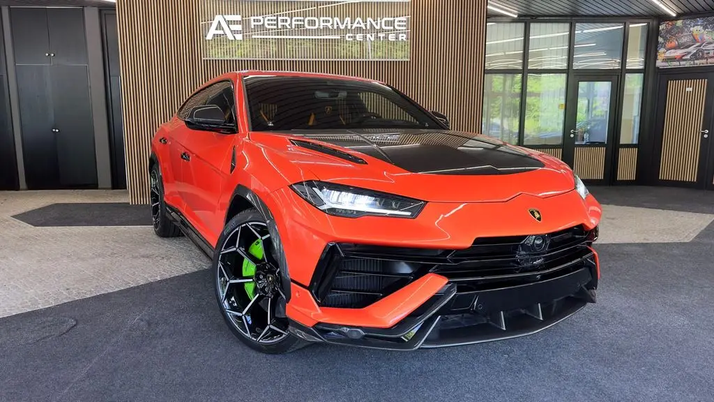 Photo 1 : Lamborghini Urus 2024 Essence