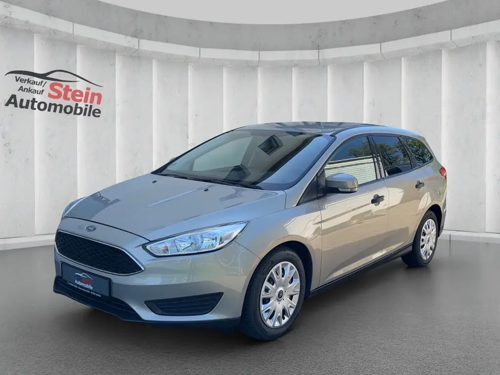 Photo 1 : Ford Focus 2015 Petrol