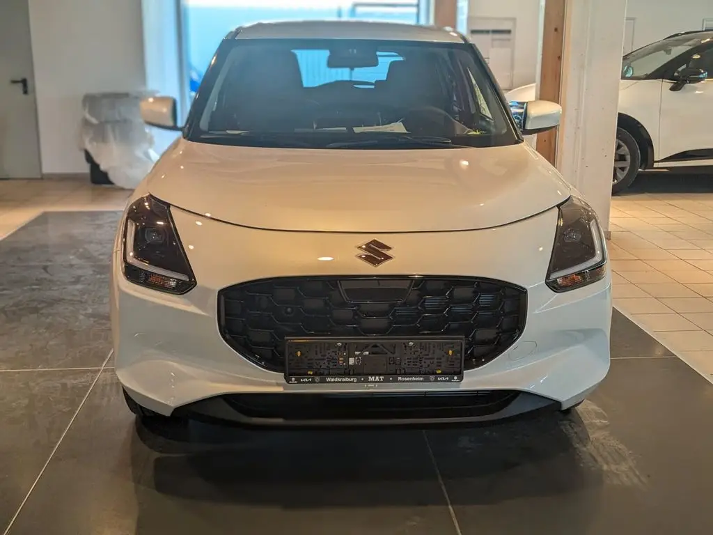 Photo 1 : Suzuki Swift 2024 Essence