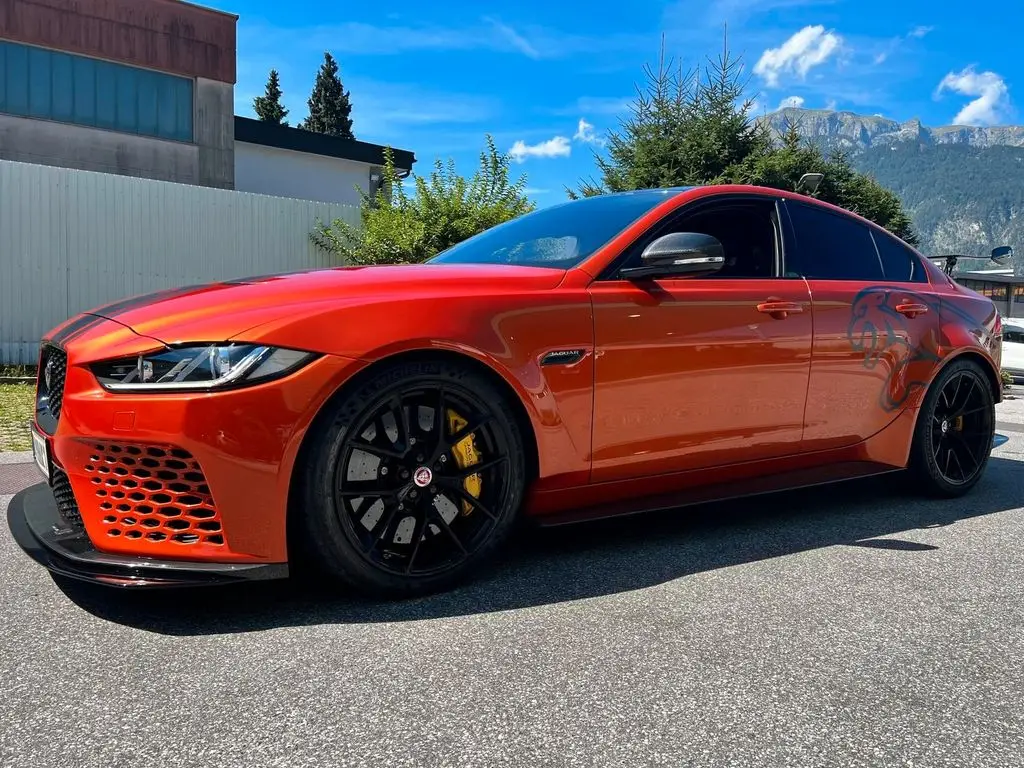 Photo 1 : Jaguar Xe 2018 Essence