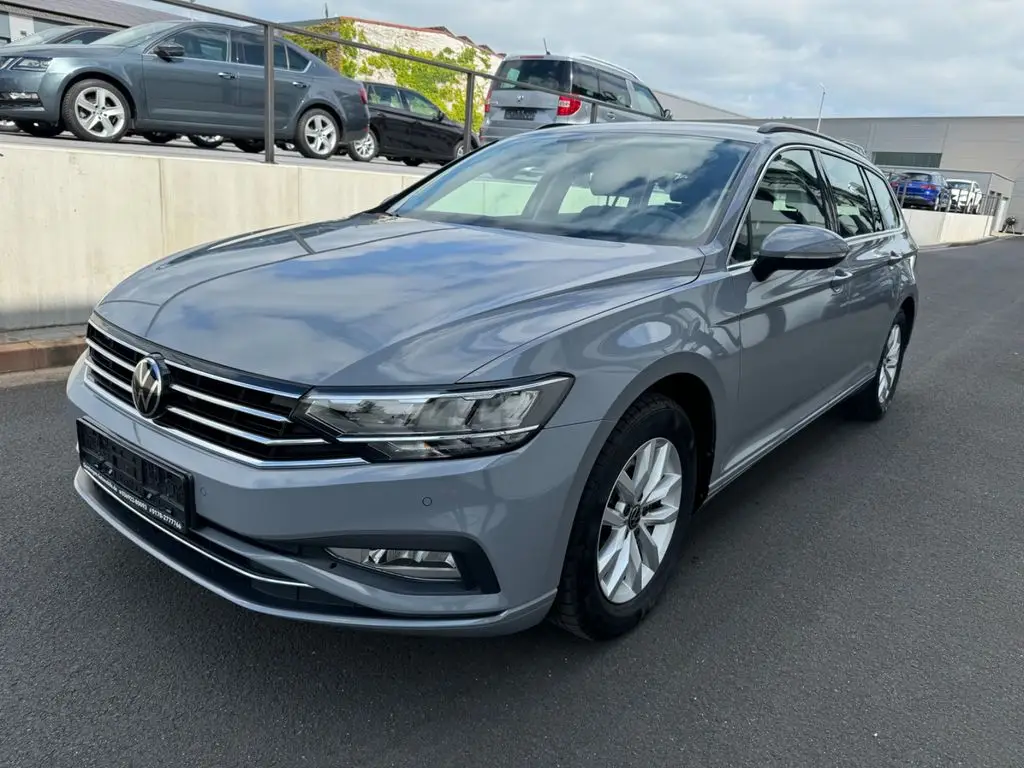 Photo 1 : Volkswagen Passat 2022 Essence