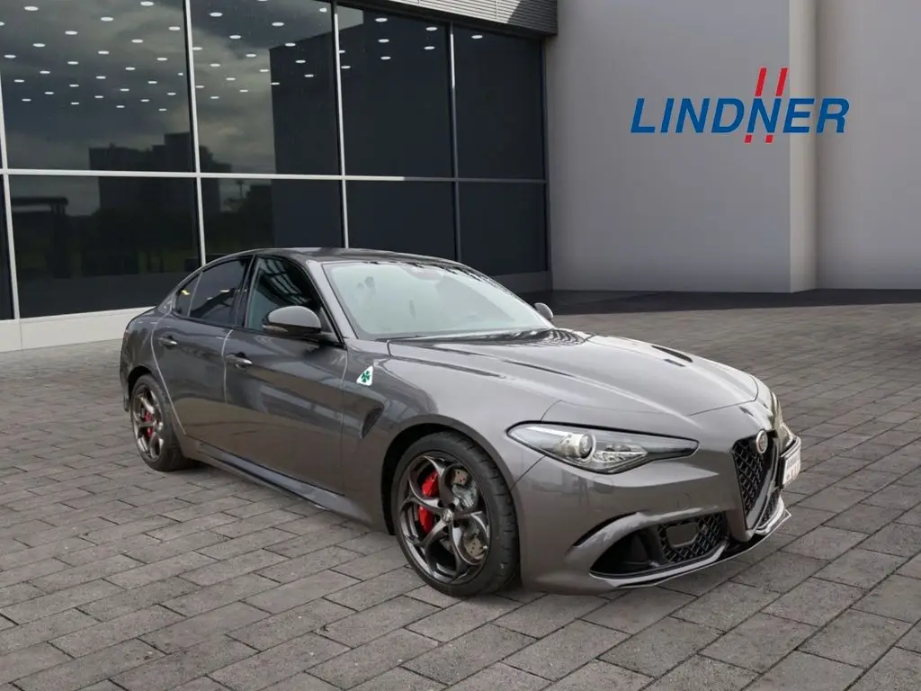 Photo 1 : Alfa Romeo Giulia 2022 Petrol