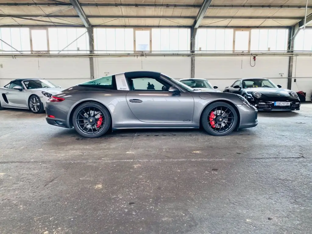 Photo 1 : Porsche 991 2018 Petrol