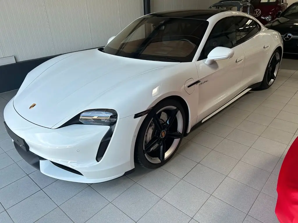 Photo 1 : Porsche Taycan 2021 Not specified