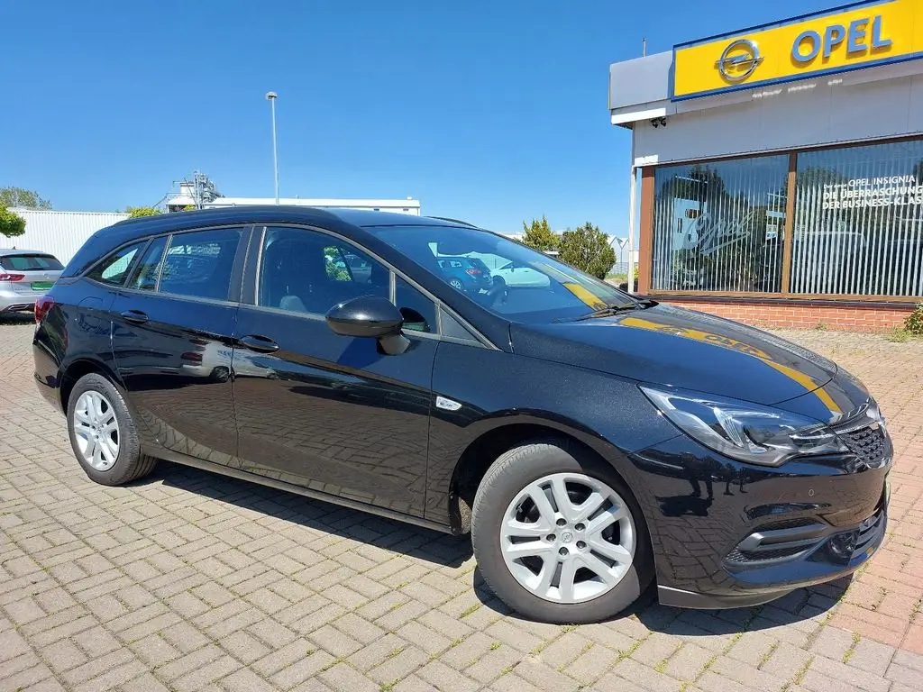 Photo 1 : Opel Astra 2020 Essence