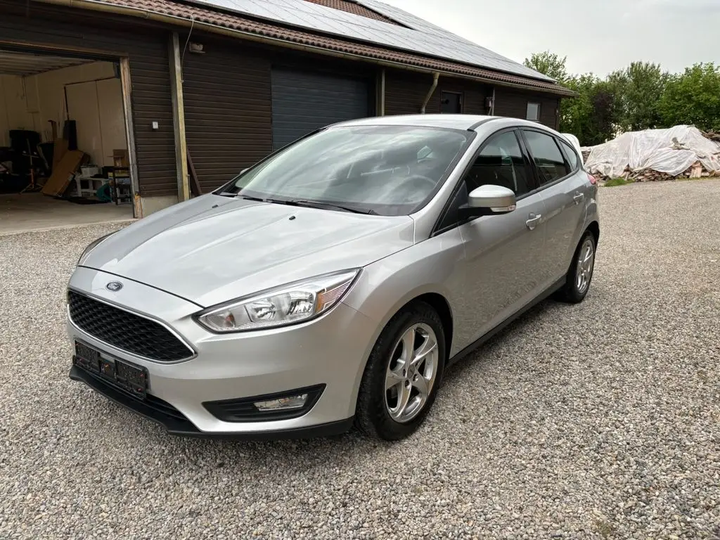 Photo 1 : Ford Focus 2017 Essence