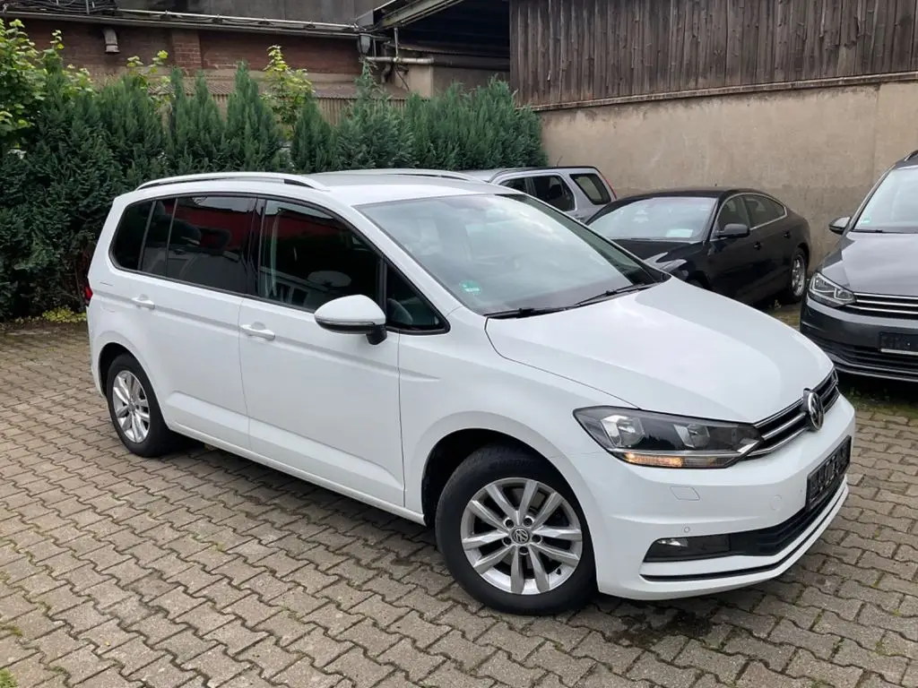 Photo 1 : Volkswagen Touran 2018 Petrol