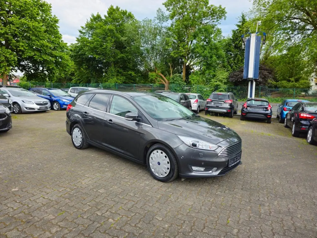 Photo 1 : Ford Focus 2018 Diesel