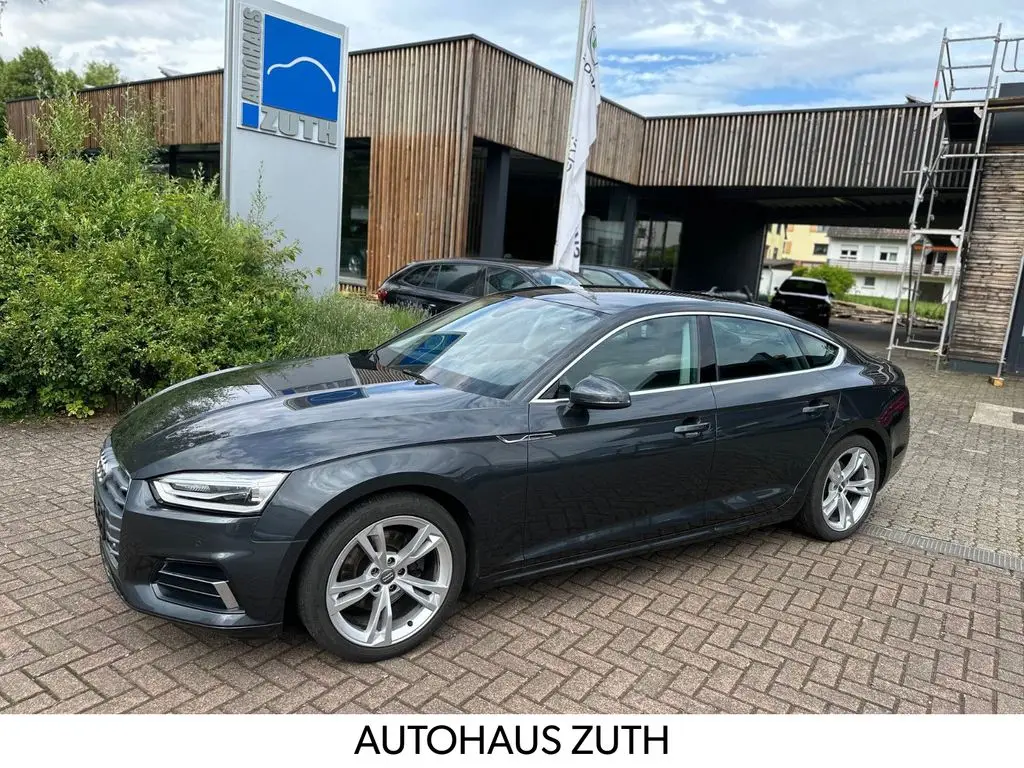 Photo 1 : Audi A5 2019 Petrol