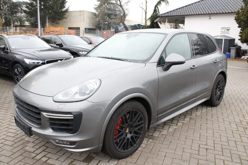 Photo 1 : Porsche Cayenne 2017 Essence