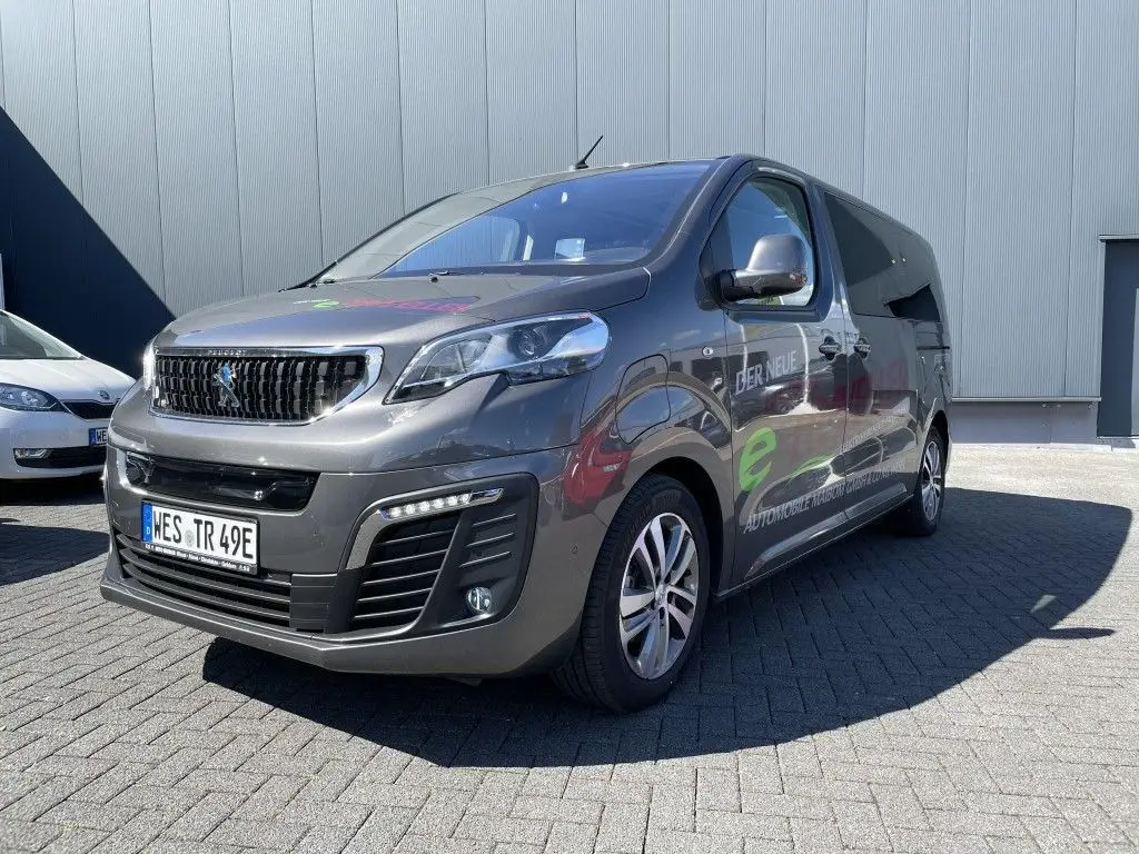 Photo 1 : Peugeot Traveller 2021 Non renseigné