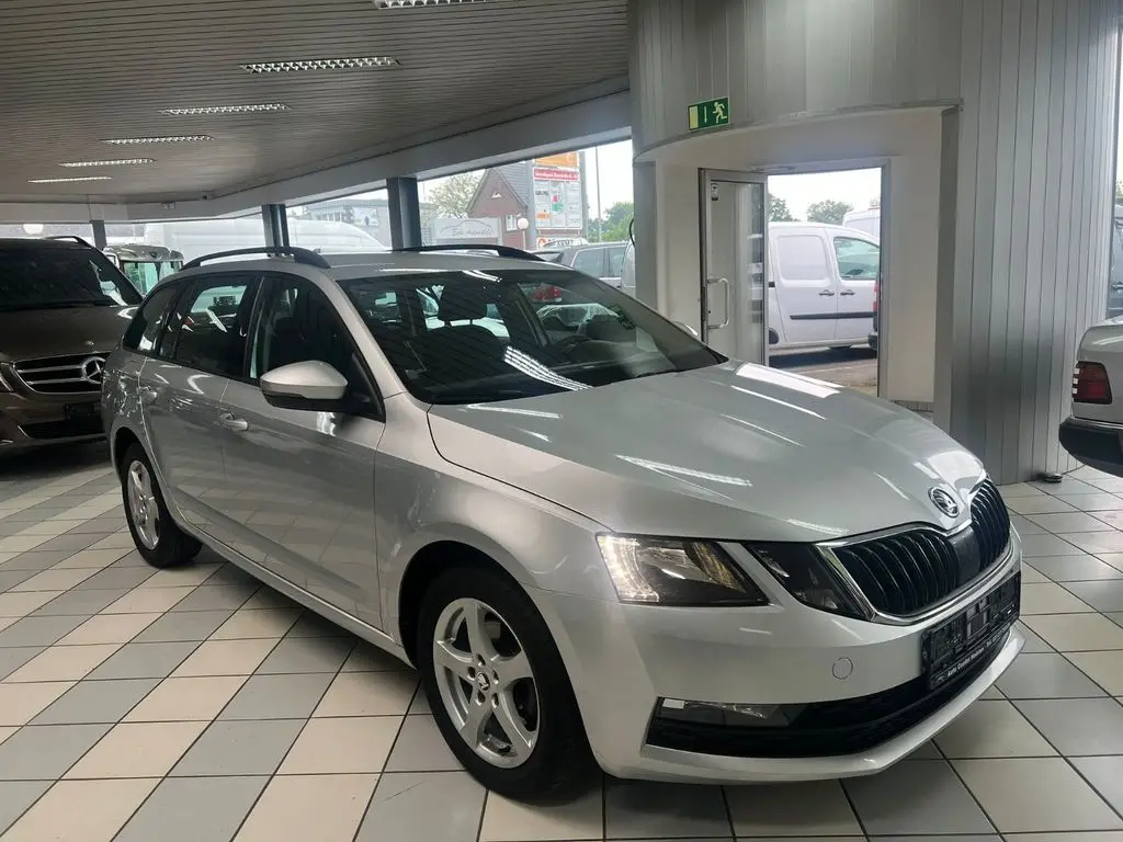 Photo 1 : Skoda Octavia 2017 Petrol