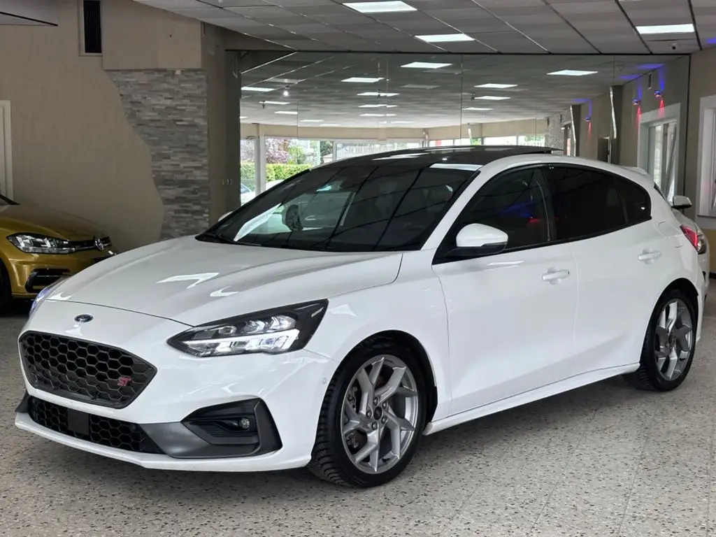 Photo 1 : Ford Focus 2021 Diesel