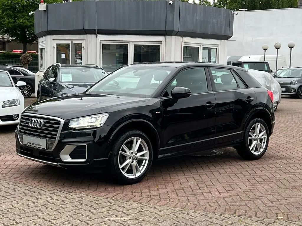 Photo 1 : Audi Q2 2018 Petrol