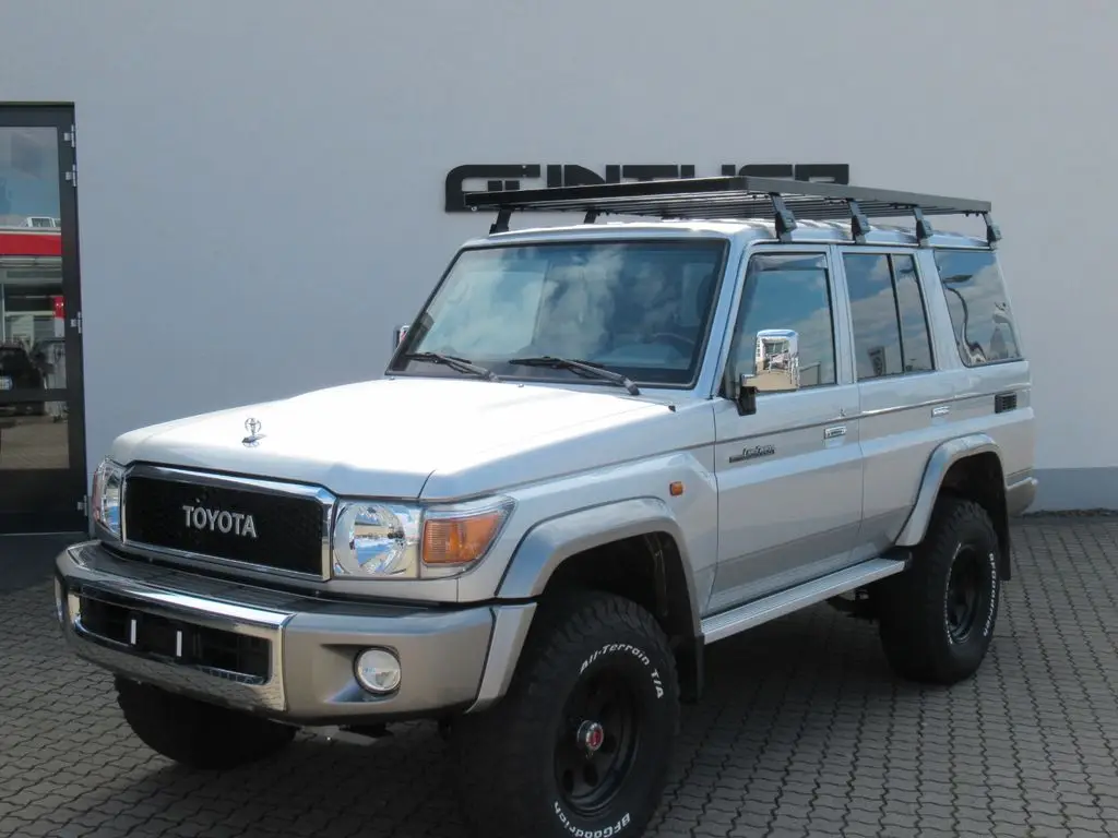 Photo 1 : Toyota Land Cruiser 2022 Petrol