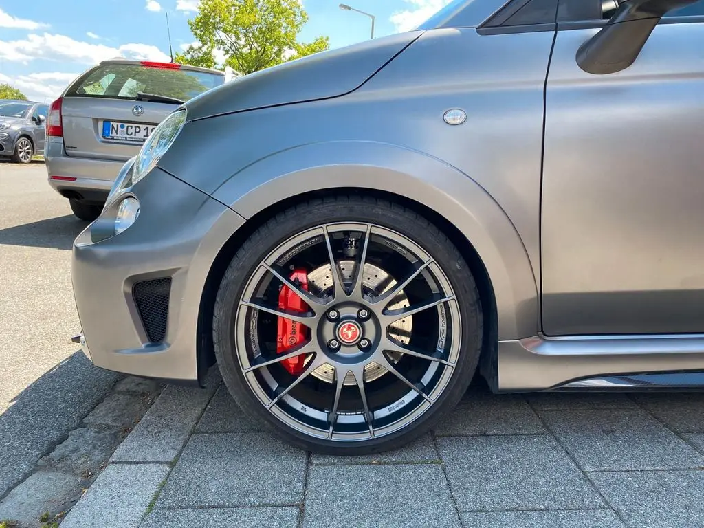 Photo 1 : Abarth 695 2016 Essence