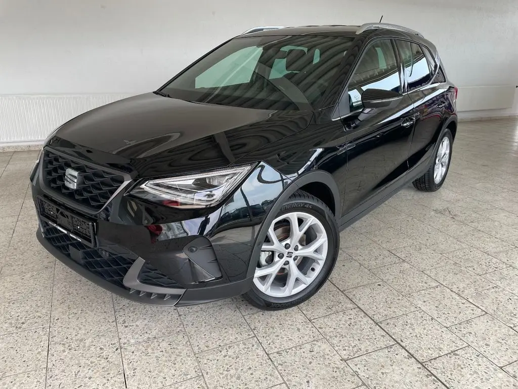 Photo 1 : Seat Arona 2023 Petrol