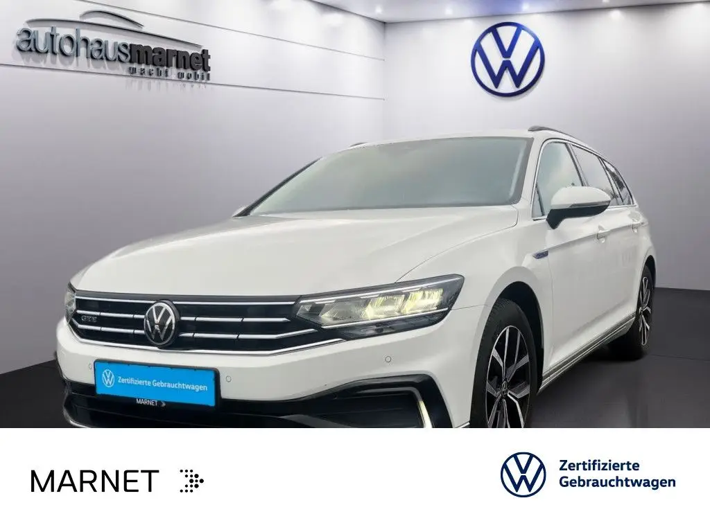 Photo 1 : Volkswagen Passat 2021 Hybrid