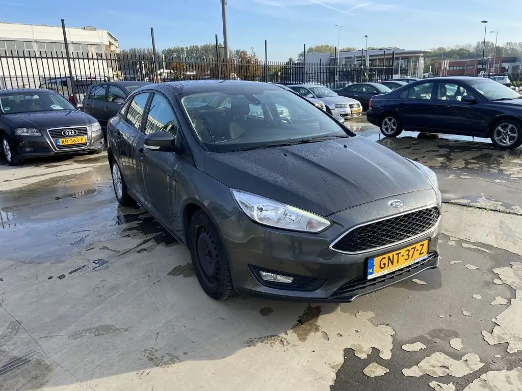 Photo 1 : Ford Focus 2018 Petrol