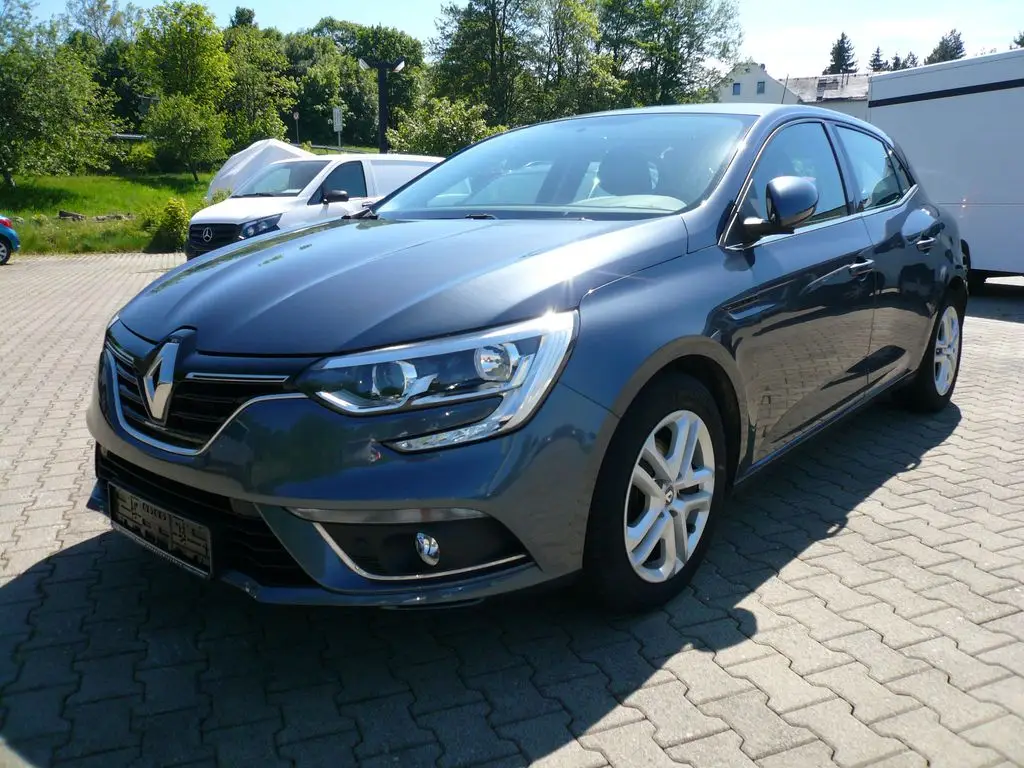 Photo 1 : Renault Megane 2016 Essence