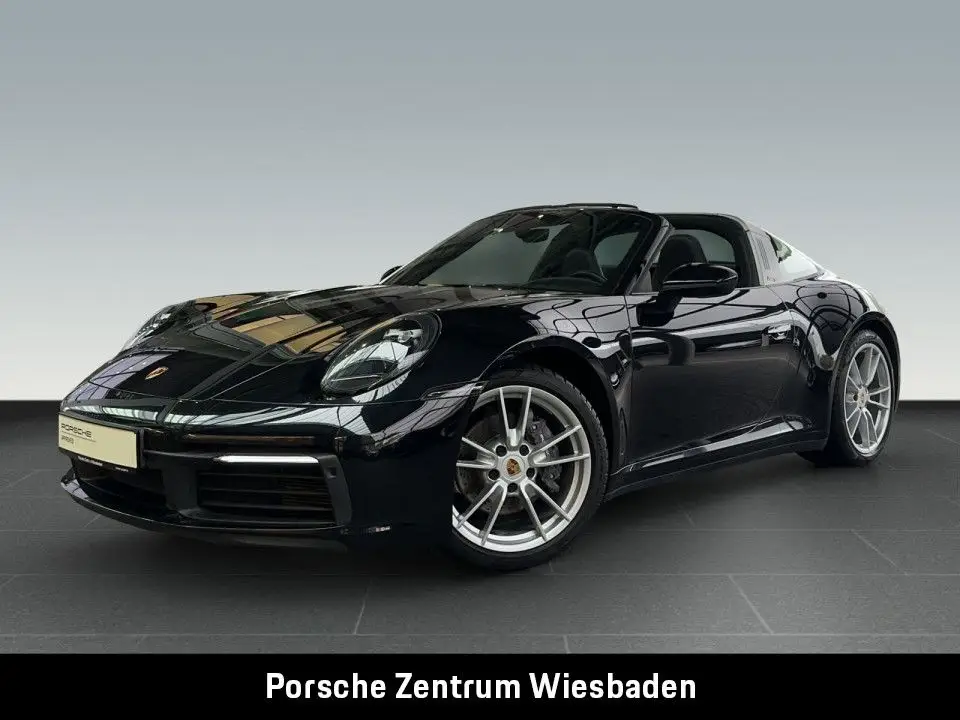 Photo 1 : Porsche 992 2021 Essence