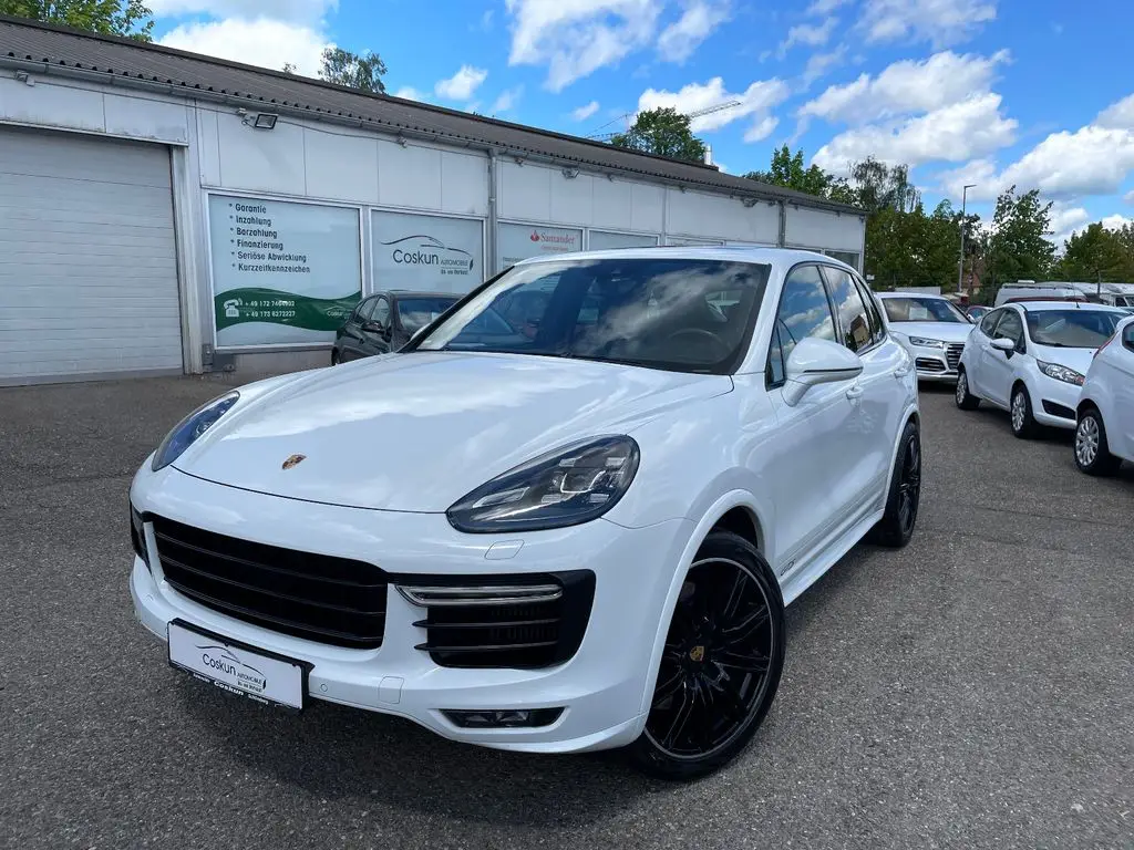 Photo 1 : Porsche Cayenne 2016 Essence