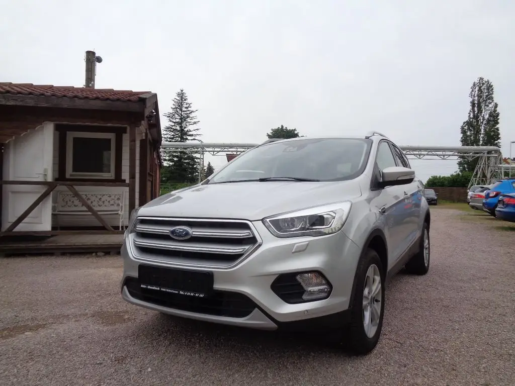 Photo 1 : Ford Kuga 2019 Essence