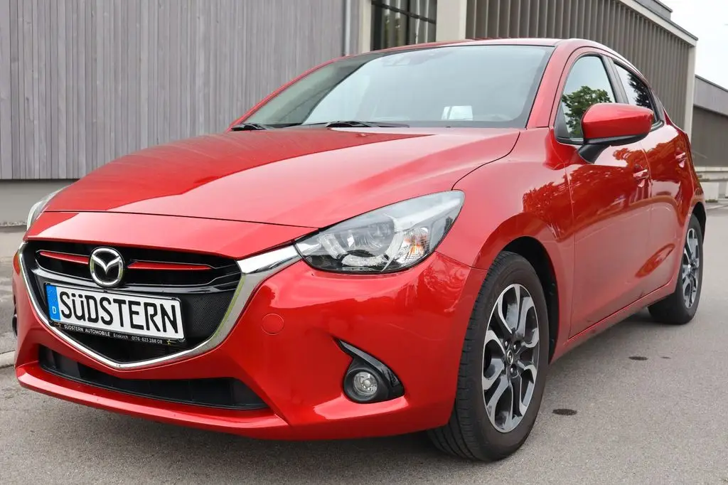 Photo 1 : Mazda 2 2015 Petrol