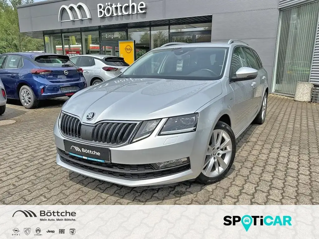 Photo 1 : Skoda Octavia 2018 Petrol