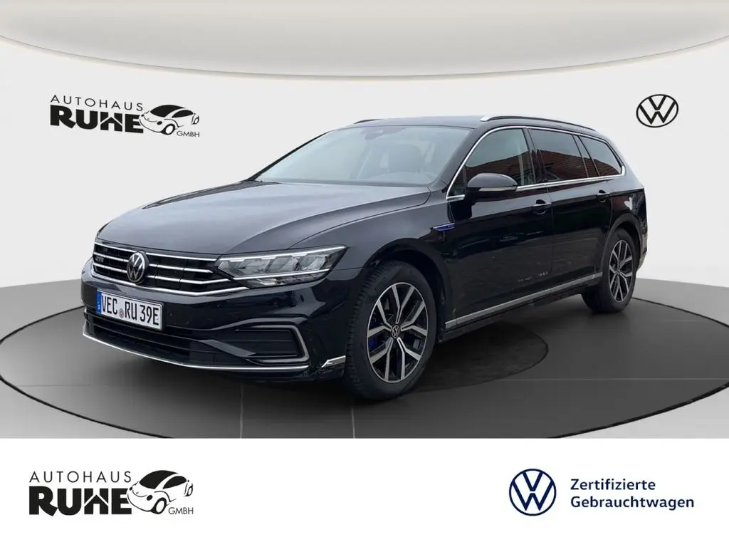 Photo 1 : Volkswagen Passat 2022 Hybride