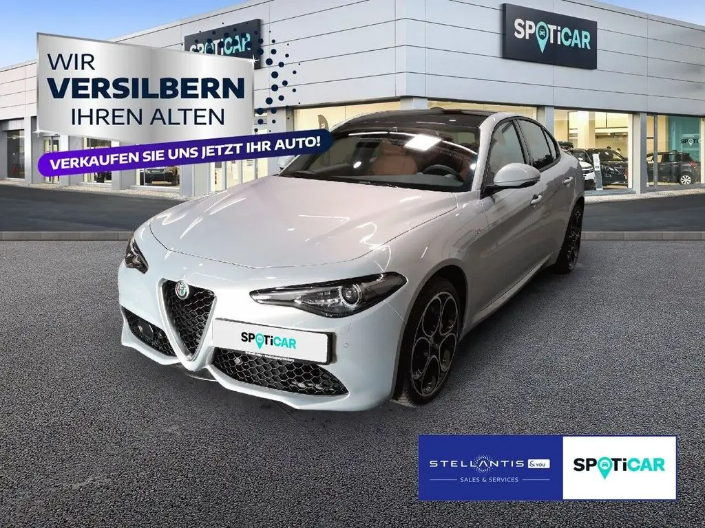 Photo 1 : Alfa Romeo Giulia 2022 Essence