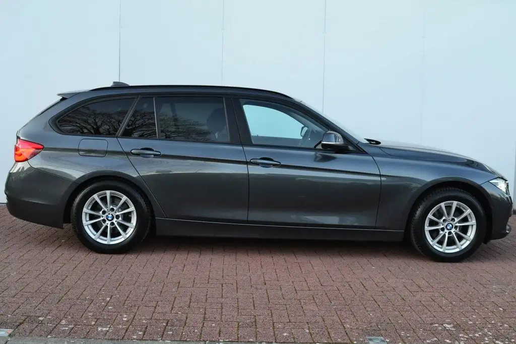 Photo 1 : Bmw Serie 3 2019 Diesel