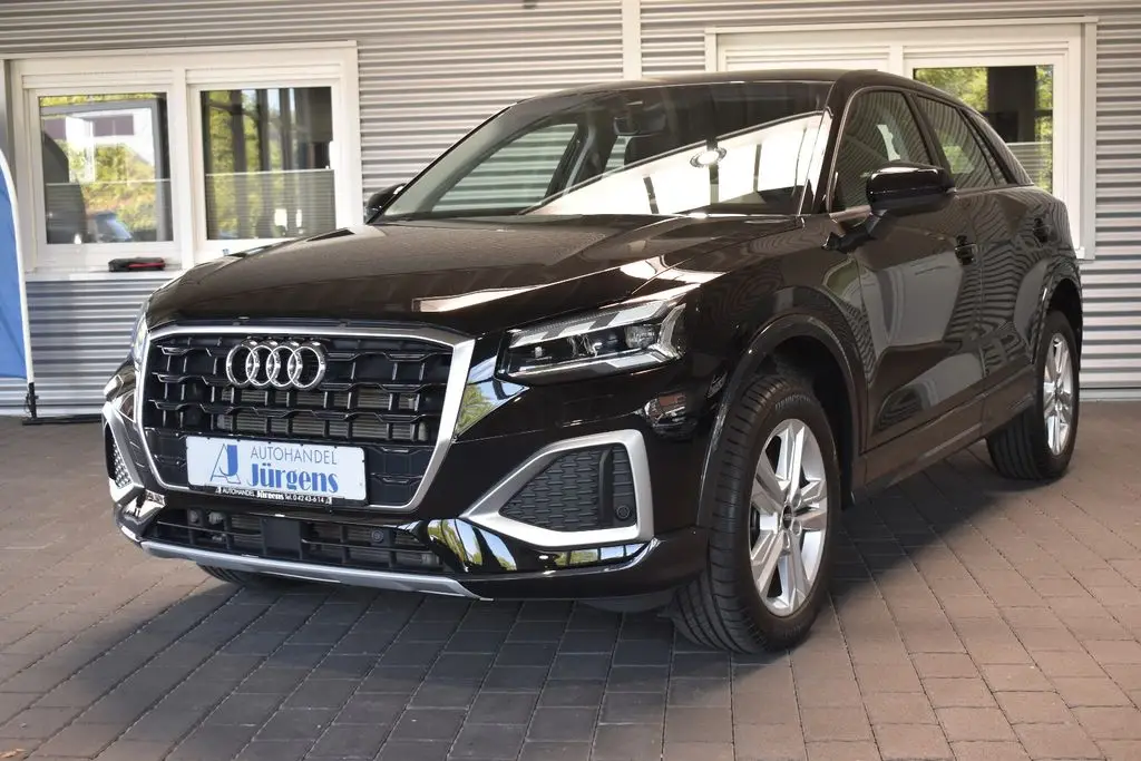 Photo 1 : Audi Q2 2023 Petrol