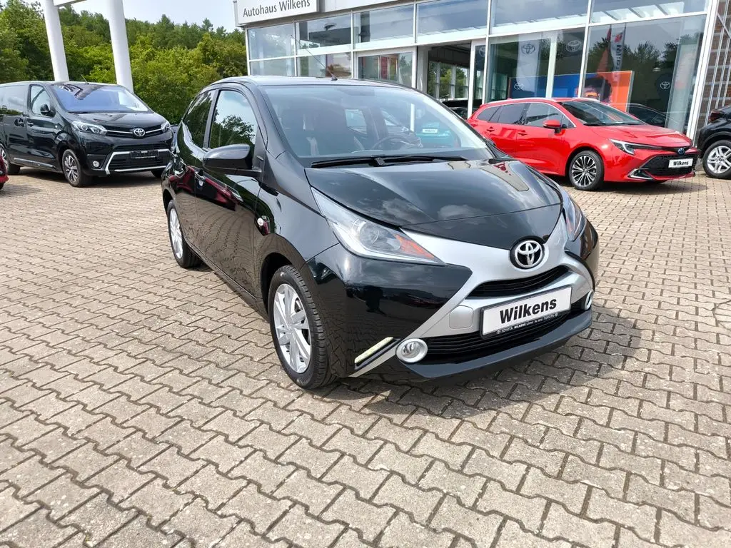 Photo 1 : Toyota Aygo X 2018 Petrol