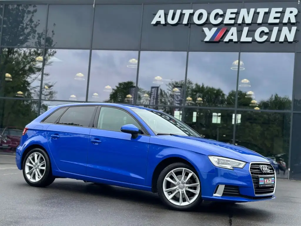 Photo 1 : Audi A3 2017 Petrol