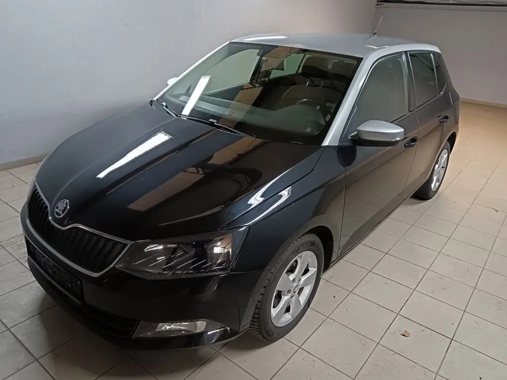 Photo 1 : Skoda Fabia 2018 Petrol