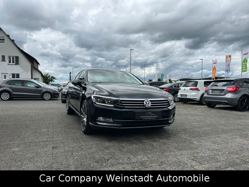 Photo 1 : Volkswagen Passat 2016 Petrol