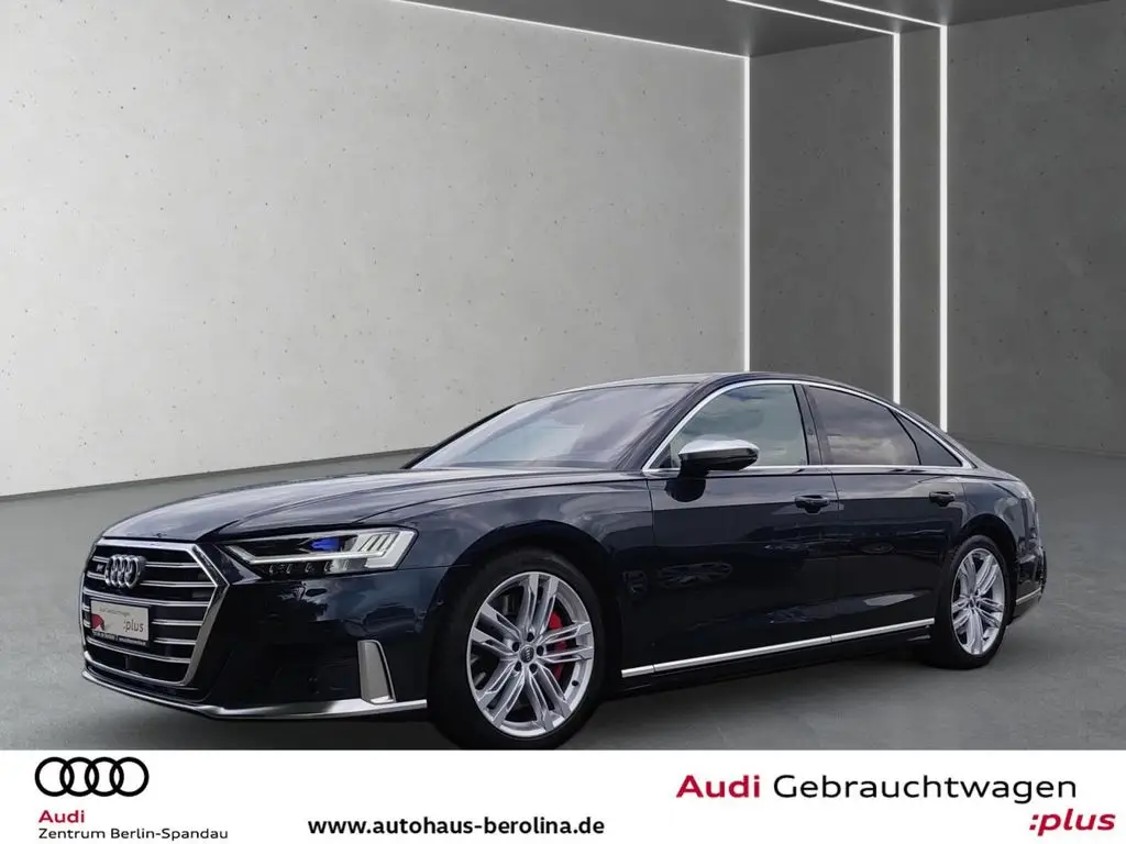 Photo 1 : Audi S8 2020 Essence