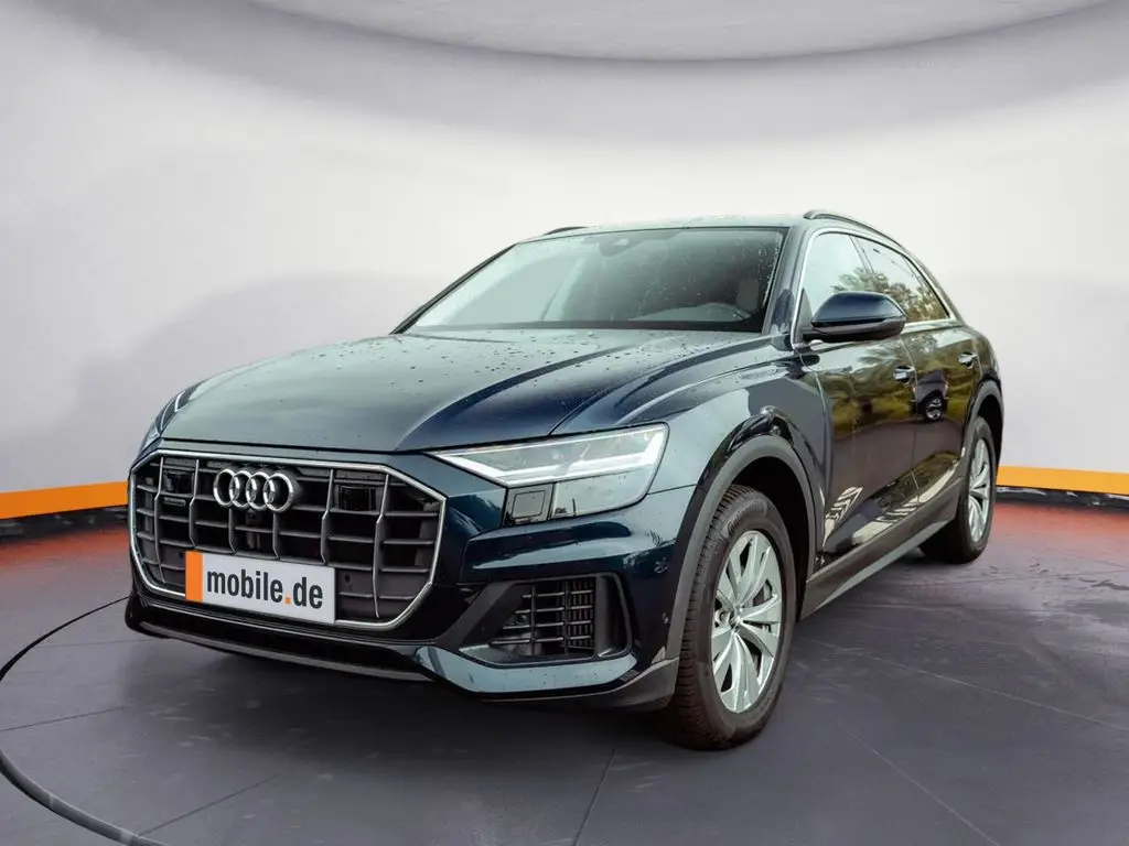 Photo 1 : Audi Q8 2023 Essence