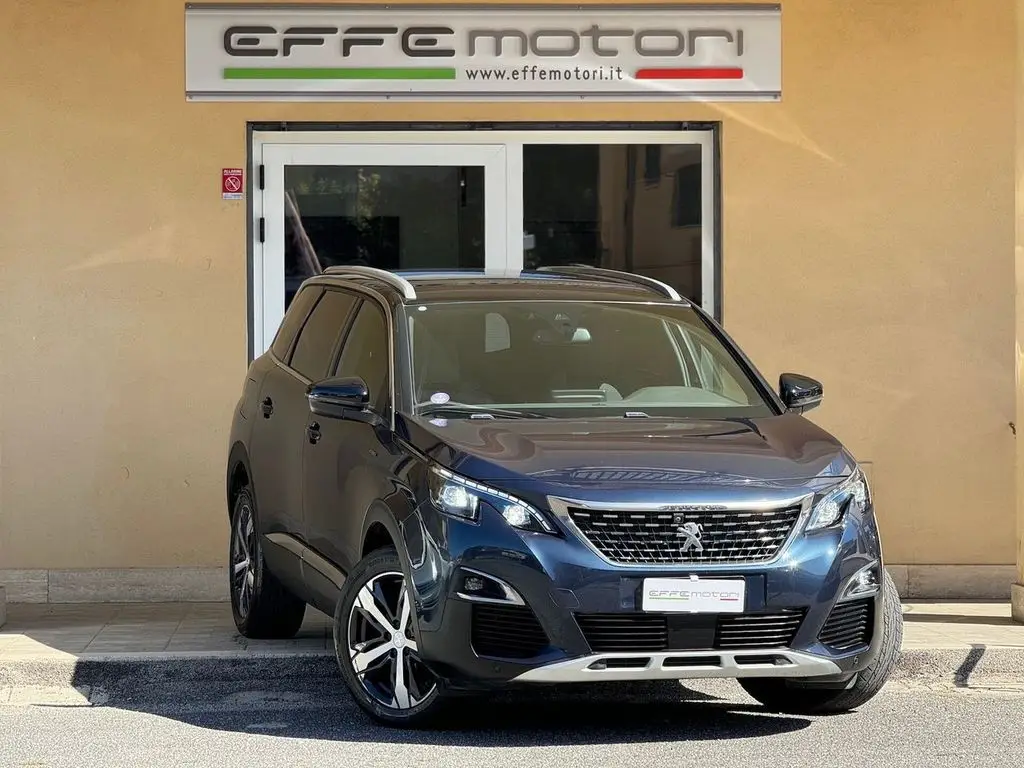 Photo 1 : Peugeot 5008 2019 Essence