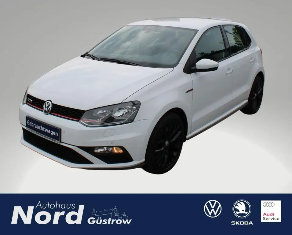 Photo 1 : Volkswagen Polo 2015 Essence