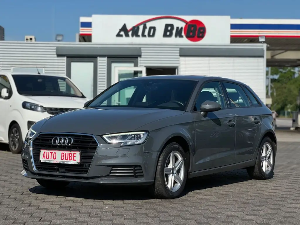 Photo 1 : Audi A3 2019 Essence